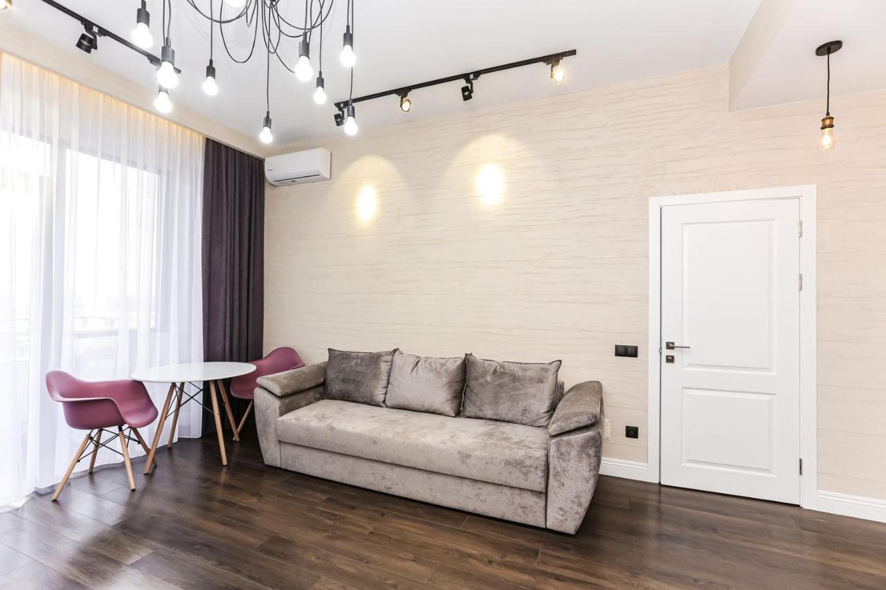 Double Skyhouse Exclusive Apartments Кишинёв Экстерьер фото