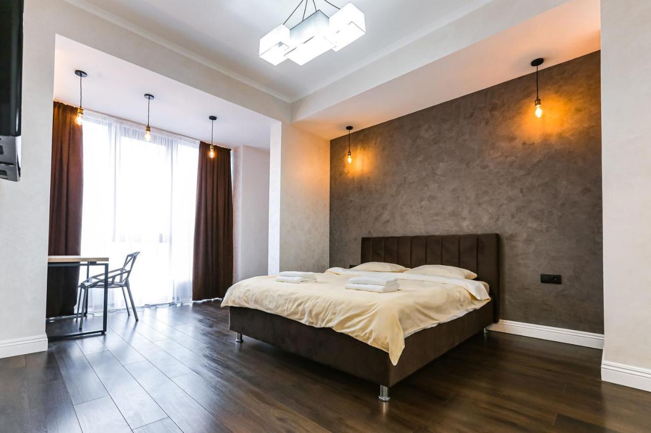 Double Skyhouse Exclusive Apartments Кишинёв Экстерьер фото
