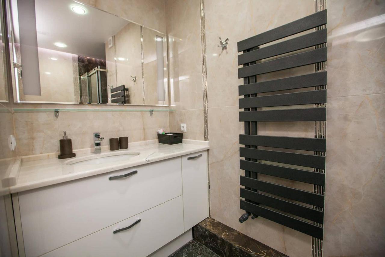 Double Skyhouse Exclusive Apartments Кишинёв Экстерьер фото