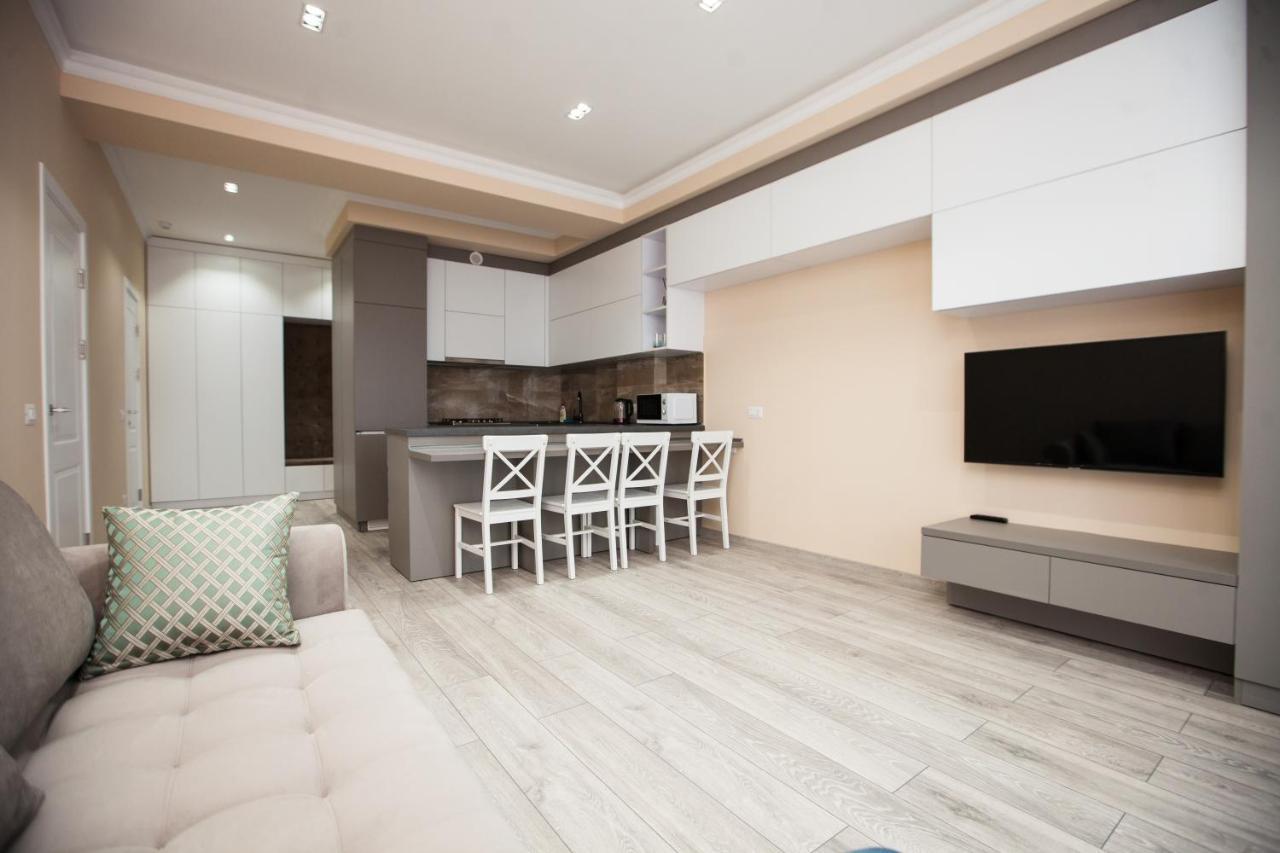 Double Skyhouse Exclusive Apartments Кишинёв Экстерьер фото