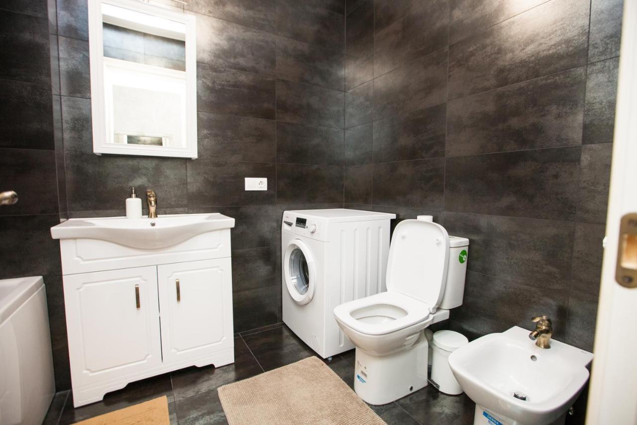 Double Skyhouse Exclusive Apartments Кишинёв Экстерьер фото