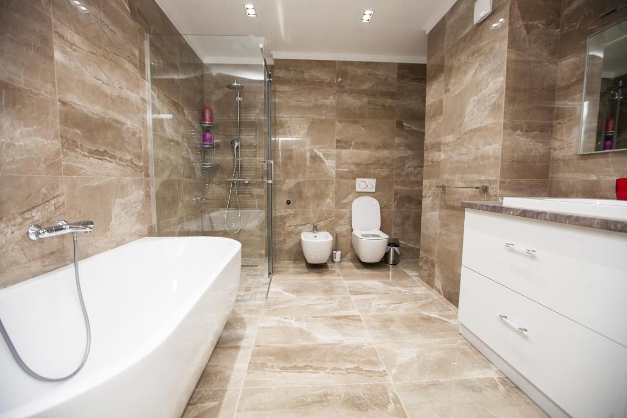 Double Skyhouse Exclusive Apartments Кишинёв Экстерьер фото
