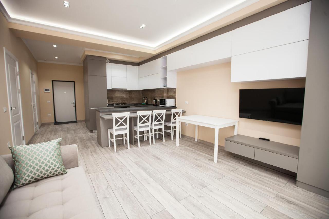 Double Skyhouse Exclusive Apartments Кишинёв Экстерьер фото